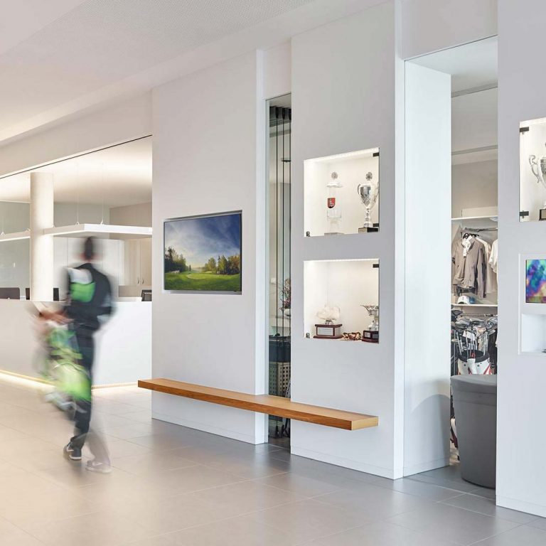 mainzer-golfclub-clubhaus-foyer-01